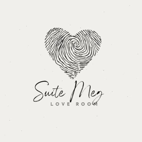 Suite Meg Esbly 外观 照片