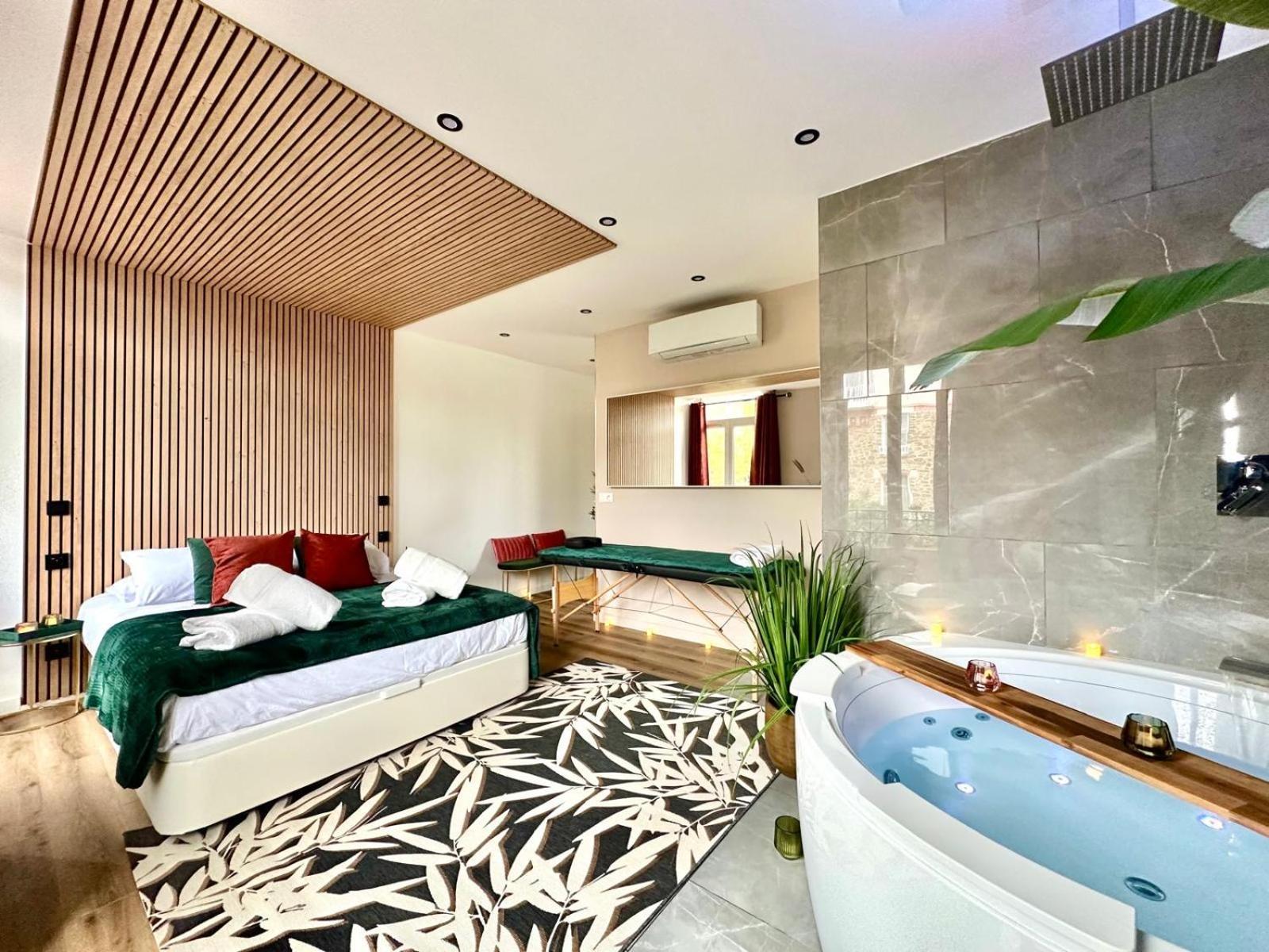 Suite Meg Esbly 外观 照片